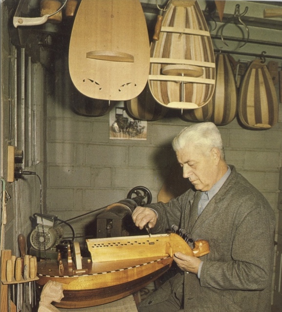 Marcel Soing dans son atelier, années 1960 (photo tous droits réservés, coll. privée)