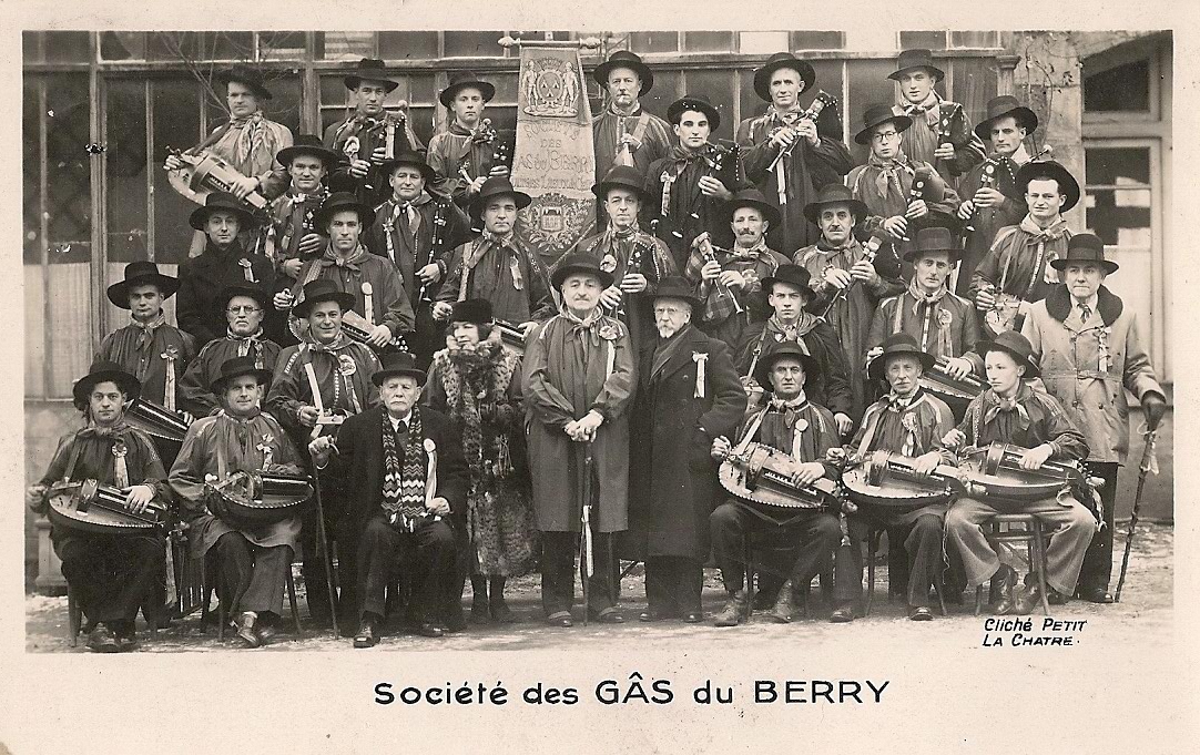 Les Gâs du Berry au complet, 1946 (photo Petit - La Châtre, coll. particulière)