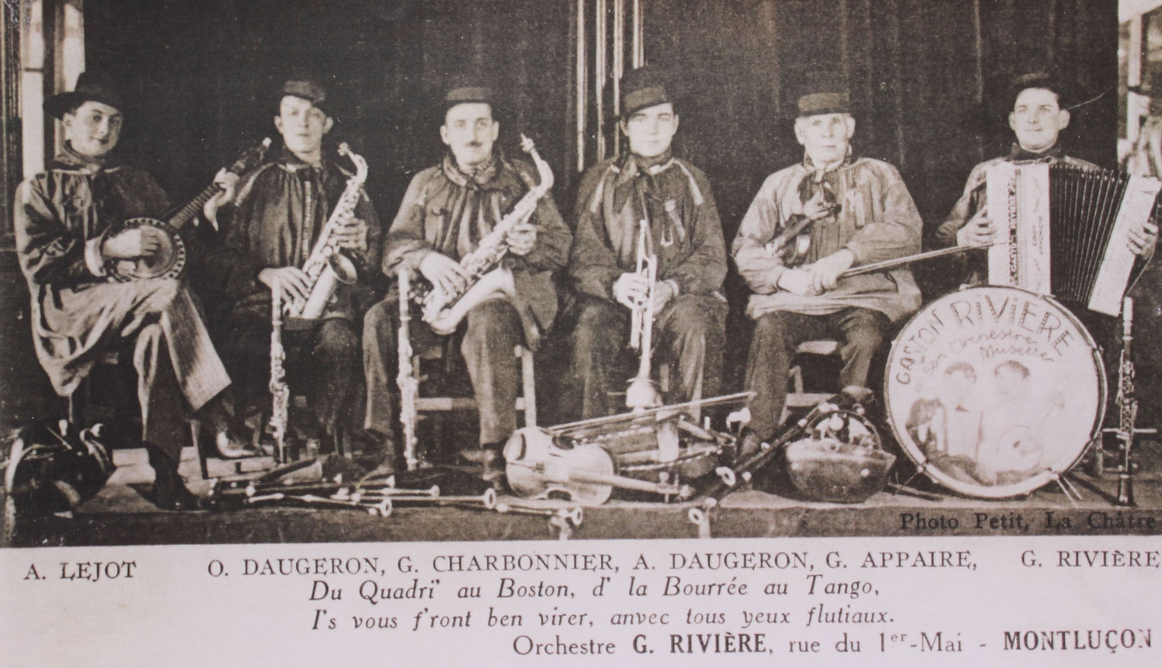 Musiciens berrichons et bourbonnais réunis dans l'orchestre musette et jazz de Gaston Rivière, années 1930 (photo tous droits réservés, coll. particulière)